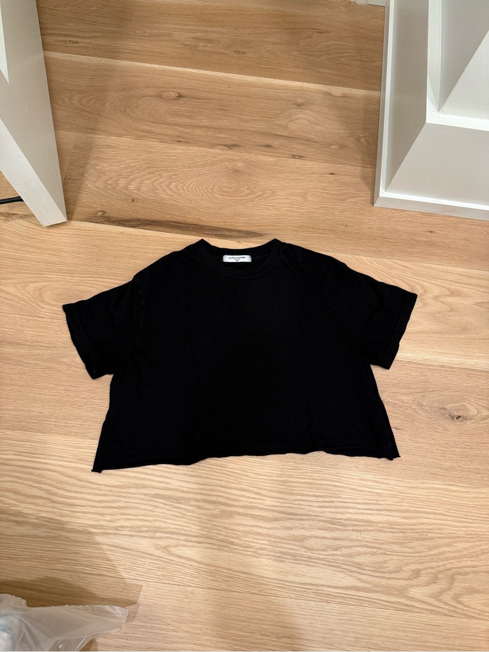 Perfectwhitetee O/S black crop tee shit